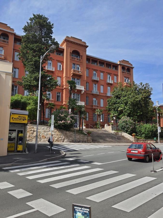 Family Apartment Center أوباتيا المظهر الخارجي الصورة
